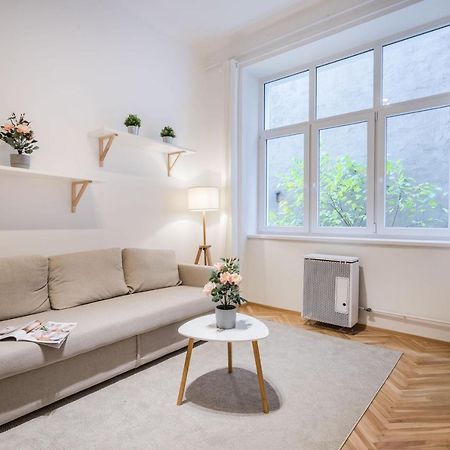 Bpr Toffee Design Home With A/C Budapest Exterior photo